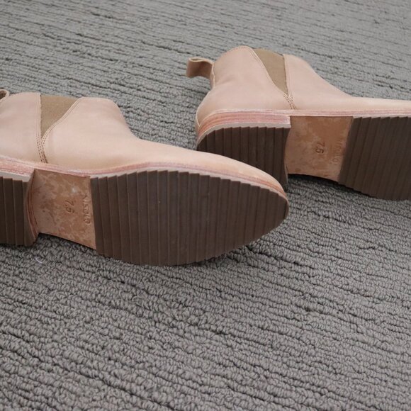 NISOLO Everyday Chelsea Boot - Almond Size 7.5 - Picture 10 of 11